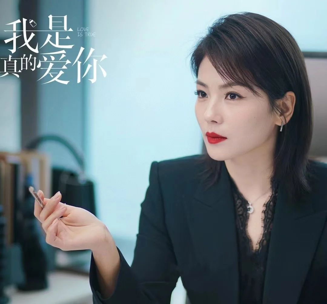 

Geometric earrings, feminine temperament, simple and invisible 925 silver small niche summer high-end