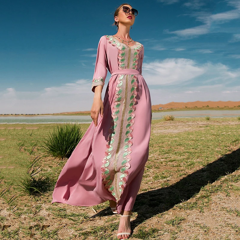 Embroidery Abaya Dubai Turkey Pink Muslim Dress For Women Long With Sleeves Belt Lace Eid Arabic Elegant Caftan Dresses Moroccan
