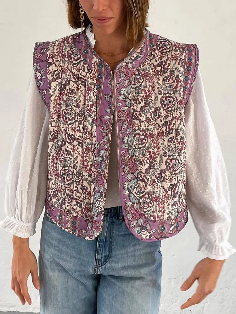 Женский стеганый жилет без рукавов с цветочным принтом