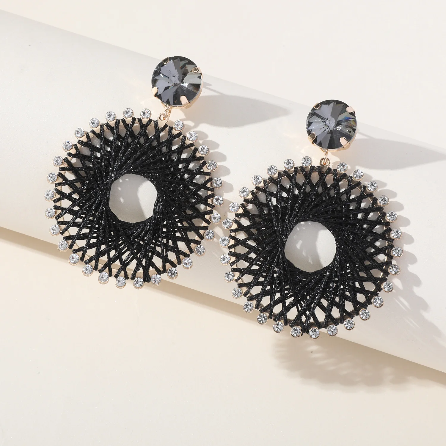 

New Goth Black Grass Knit Round Crystal Dangle Earrings for Women Personality Summer Holiday Pendant Jewelry Punk Party Gift