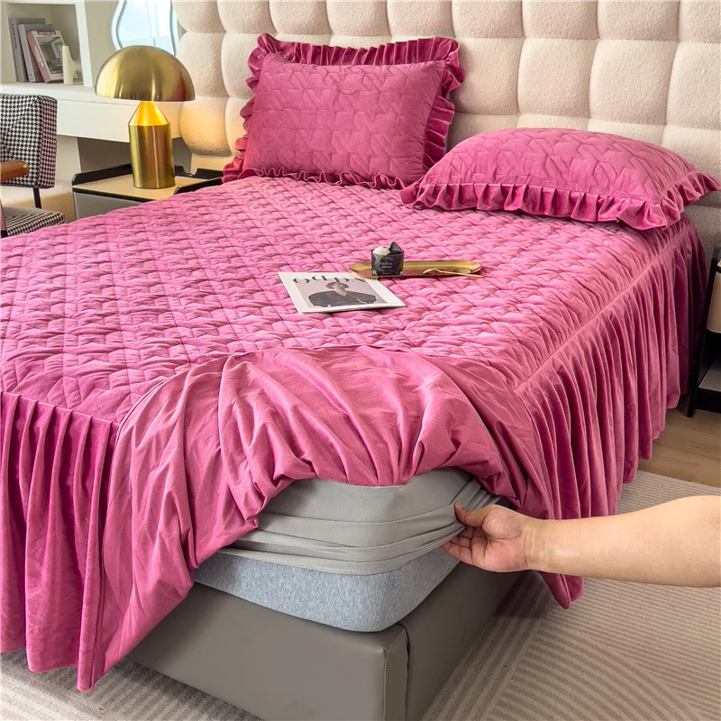 2024 Winter Crystal Velvet Bed Skirt Bedspread Fitted Sheet Three-Piece Thickened Quilted Non-Slip Mattress Cov...