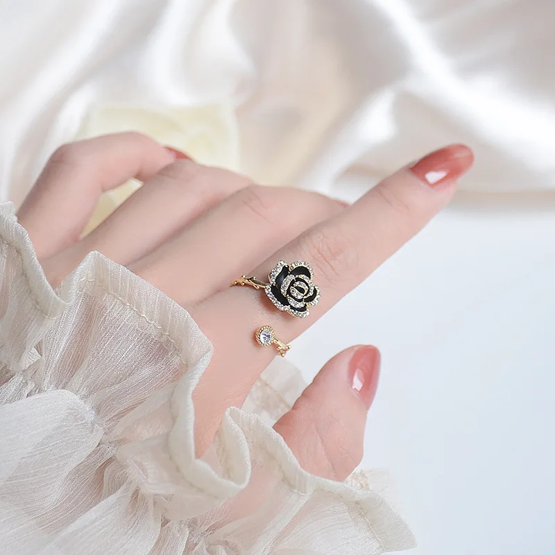 

New Crystal Black Rose Ring Exquisite Fashion Design Retro Open Index Finger Ring Personality Temperament Jewelry Women Trinket
