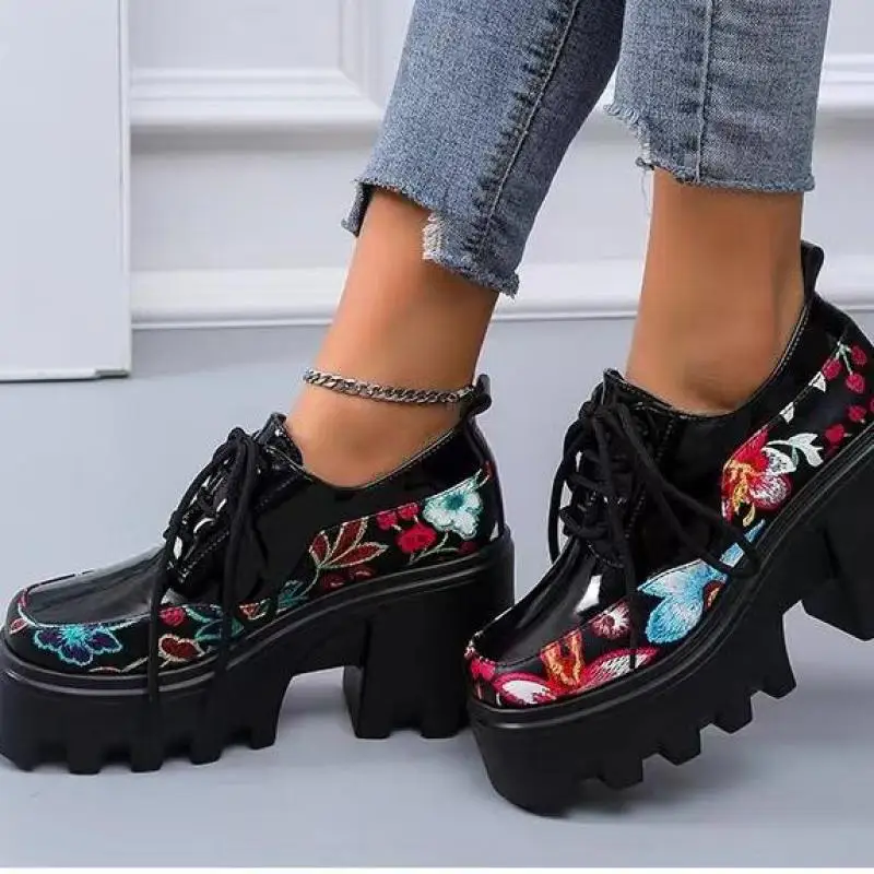Small Leather Shoes With Thick Soles 2022 Summer Fashion Print Retro Large Size Shoes Thick Heel Platform Shoes Leisure Time