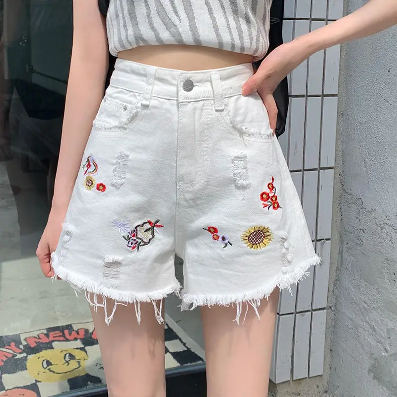 

Plus size embroidered high-waisted ripped denim shorts Women's summer loose slim one line with raw edge wide leg hot pants