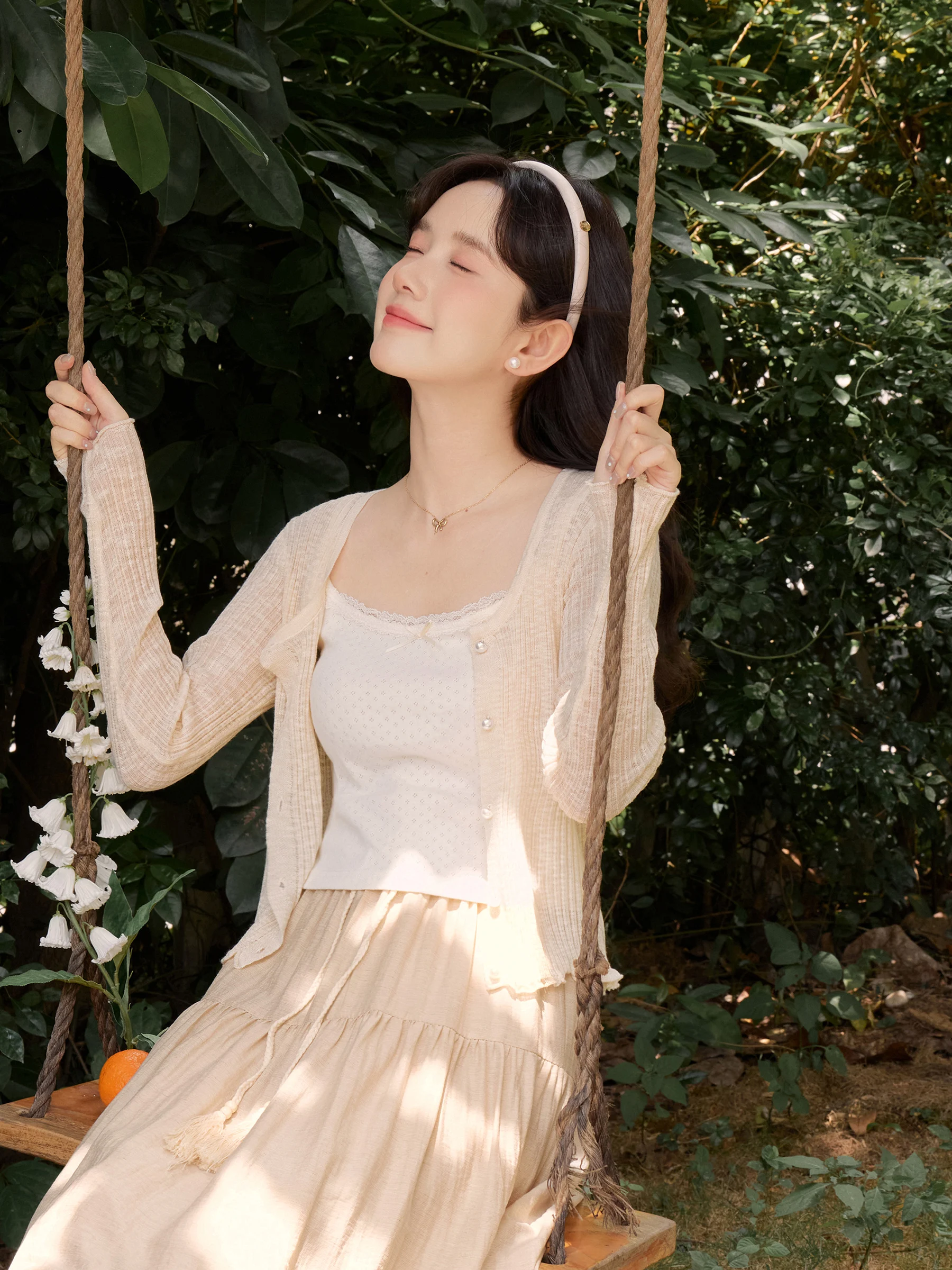 Lingqi 2024 Gentle Retro Thin Pearl Button Cardigan Small V-neck Slim fit Slimming Top Outerwear |