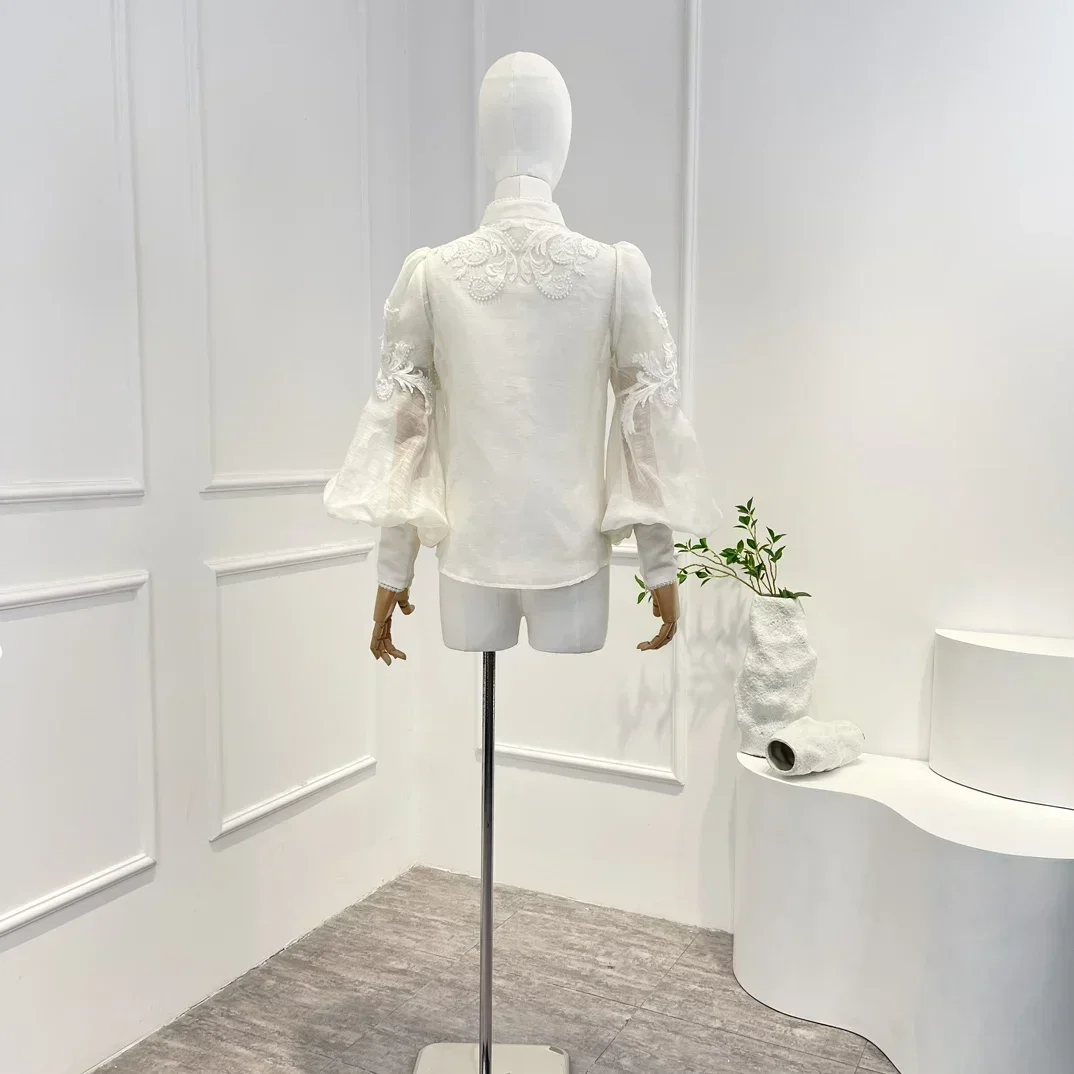 Рисунок 5 - Женская винтажная блузка из натуральной ткани