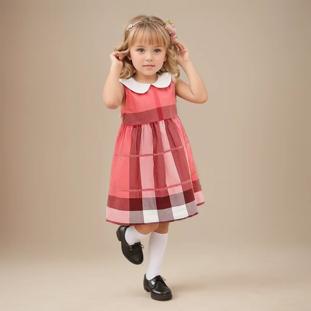 Детское хлопковое платье без рукавов с контрастной лямкой на шее