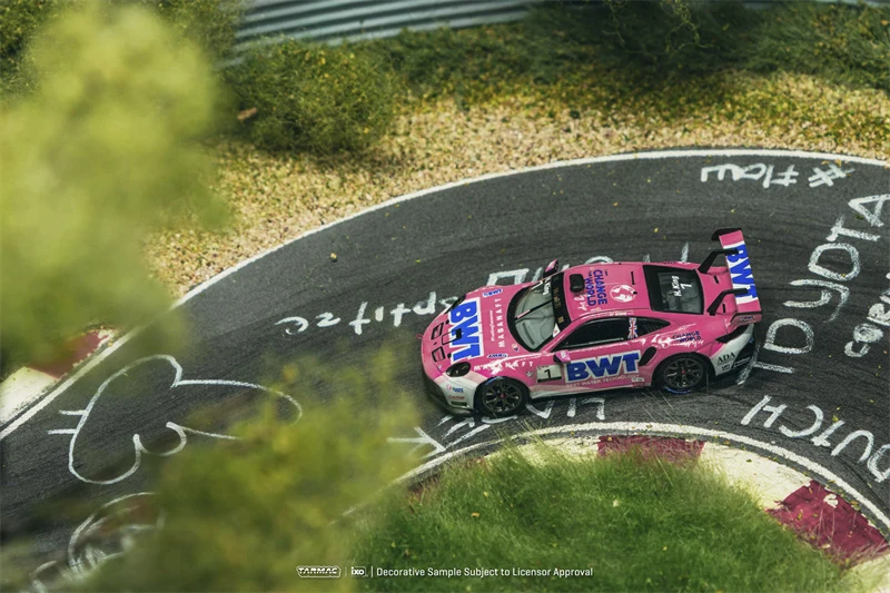 Фото Коллекционная модель автомобиля Tarmac Works 1:64 GT3 Cup Mobil 1 Supercup 2024/Lancer Evolution VI /Mobil 1 Supercup 2024 из сплава №2