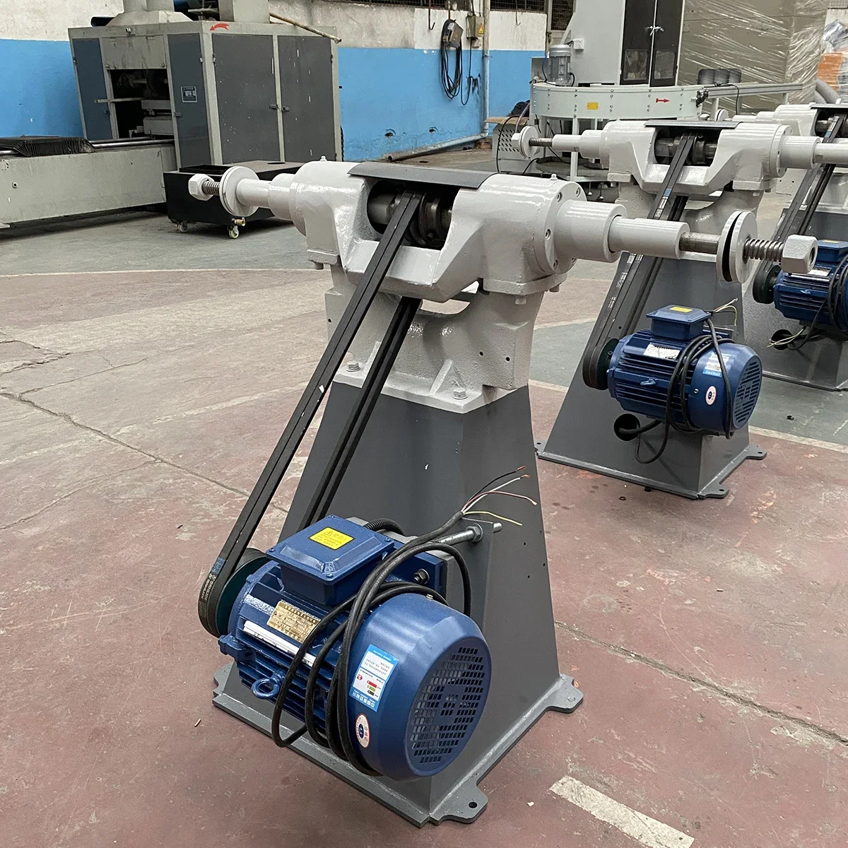 Трехфазная промышленная буферная полировальная машина для применения металла и