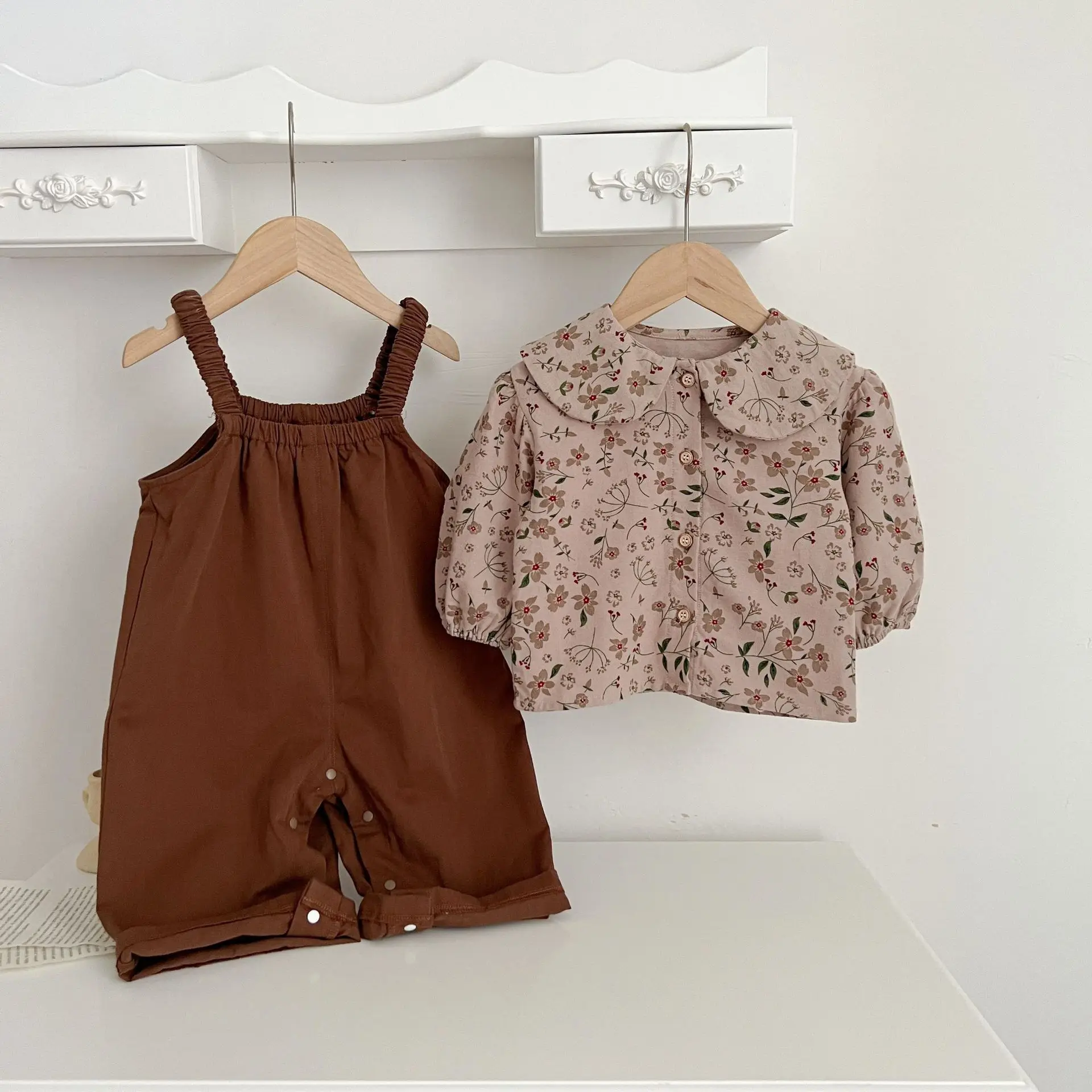 

Autumn Girl Baby Floral Loose Long Sleeve Shirt Children Retro Solid Casual Overalls Newborn Suspenders Jumpsuit Baby Blouses