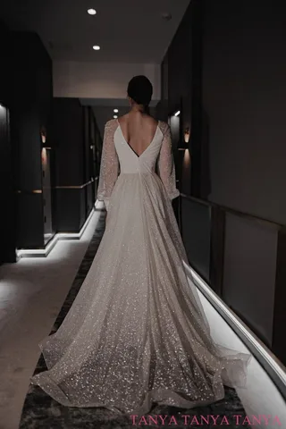 Glitter A-line Wedding Dresses V-Neck Illusion Long Lantern Sleeves Backless Elegant High Side Split Bridal Gowns SWD899