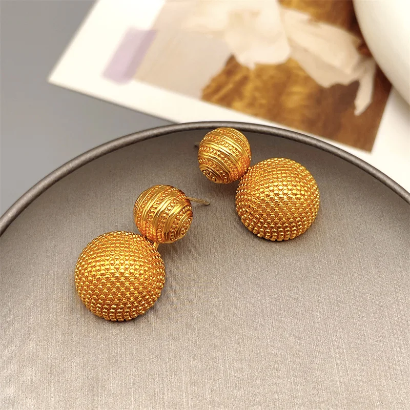 

Europe And America Retro Hemisphere Shape Carved Texture Stud Earrings For Women Luxury Elegant Exquisite Earrings Jewelry