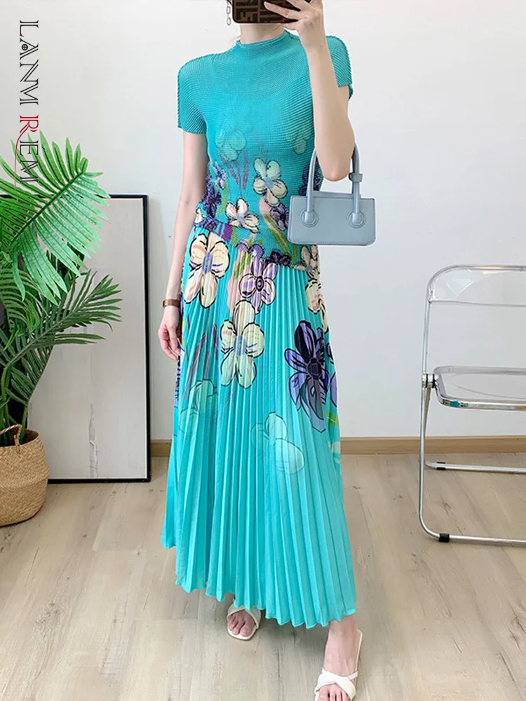 

LANMREM Pleated 2 Pieces Set For Women Printed Flower Round Neck Short Sleeves Slim Tops High Waist Fashion Skirts 2023 2YA2180