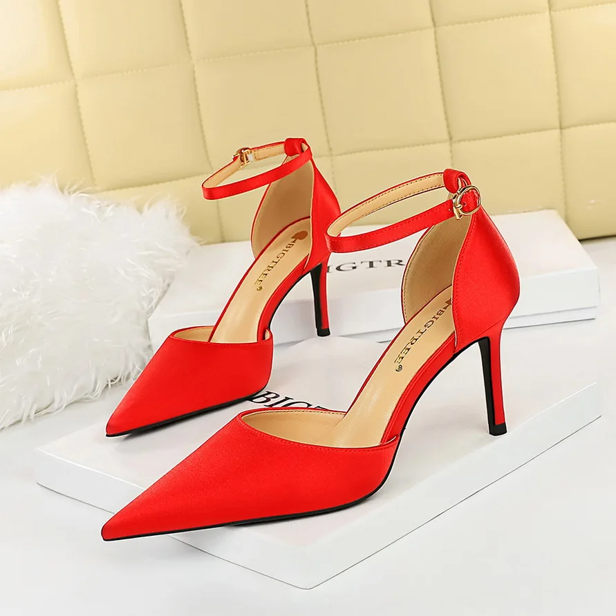 

2022 Summer Elegant Women Silk Red black Heels Sandals 8cm Pencil High Heels Sandals Closed Toe Sandals Wedding Shoes Big Size