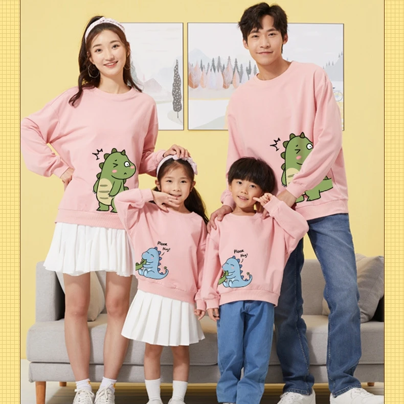 

Family Matching Outfits Dinosaur Print Shirts Spring Autumn Mother Daughter Tops Father Son Sweatshirts Couple Clothes Pullovers