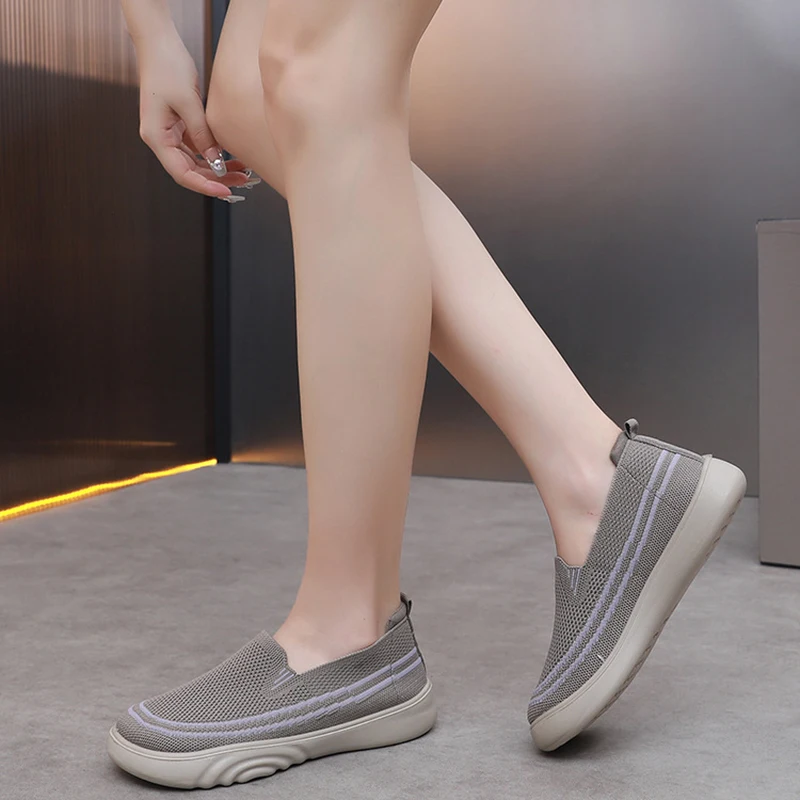 Женские слипоны на толстой подошве