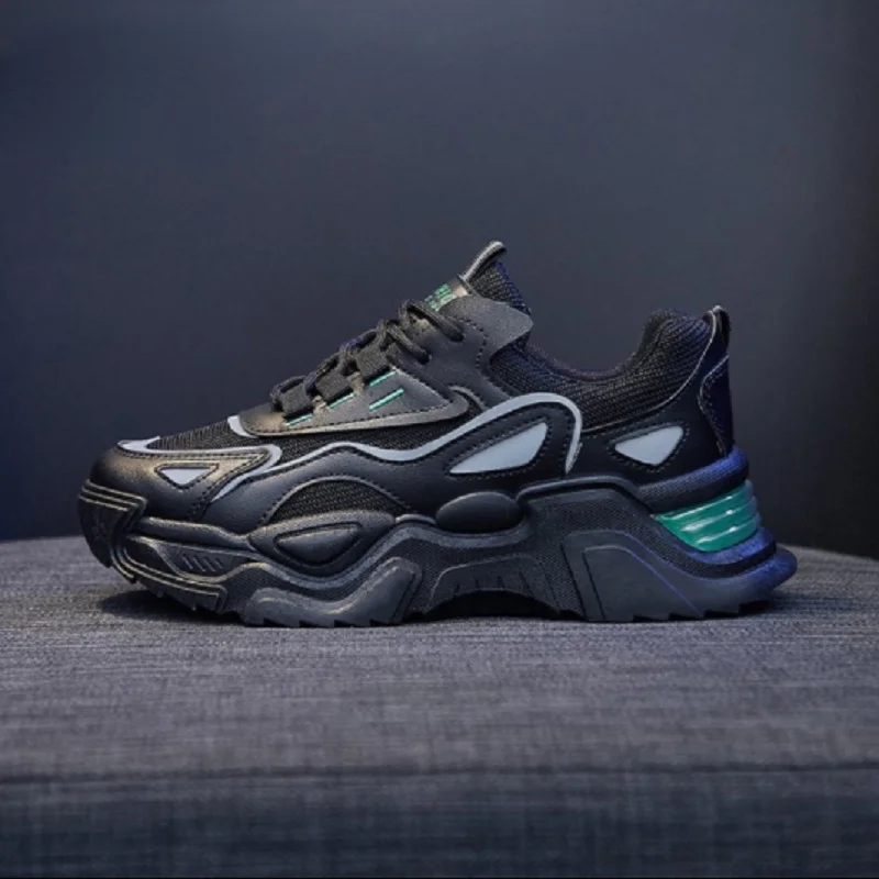 Женские кроссовки на толстой подошве с круглым носком