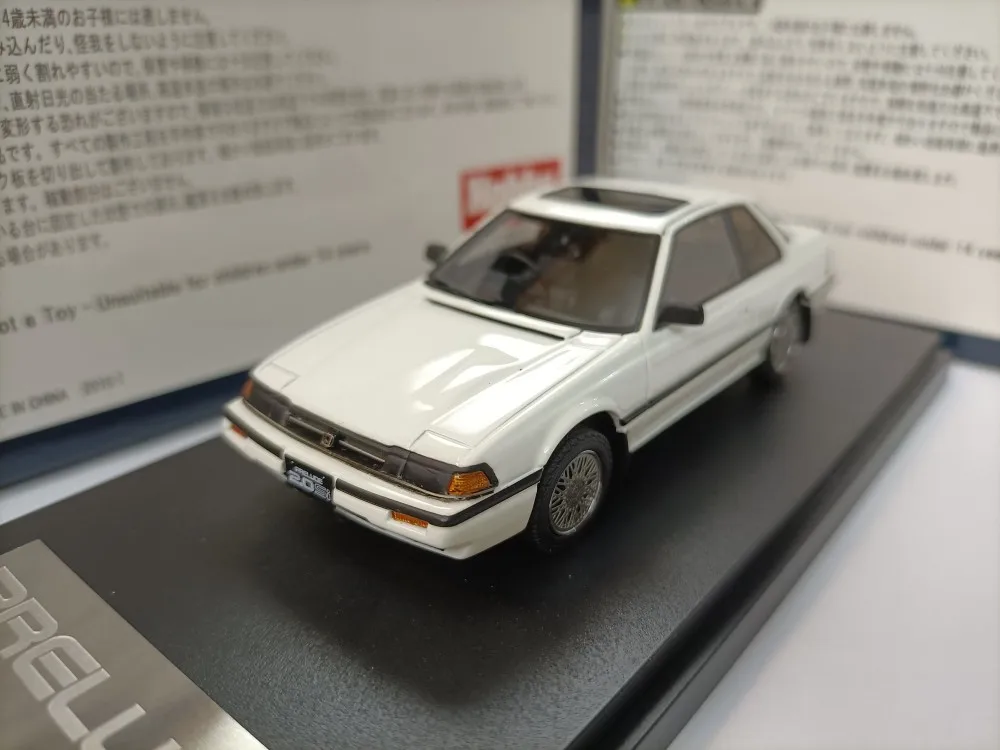 

Белая модель купе MARK43 1/43 Honda preвстроенная Si BA1 1991