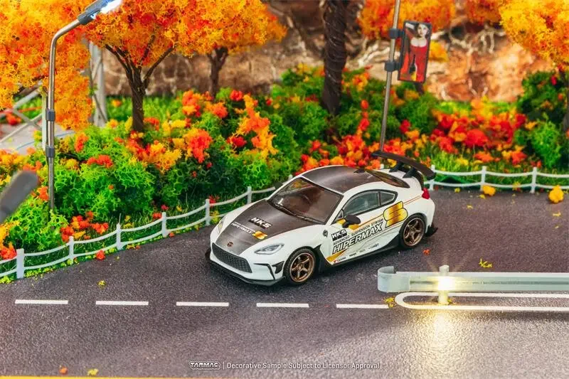 Литая под давлением модель автомобиля Tarmac Works 1:64 GR86 HKS HIPERMAX