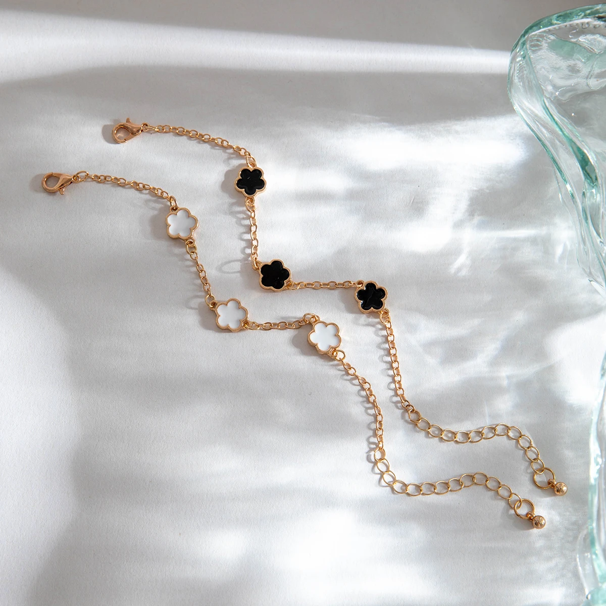 Docona 2024 новая мода черный белый цвет сливы браслеты с пятью листьями и цветами