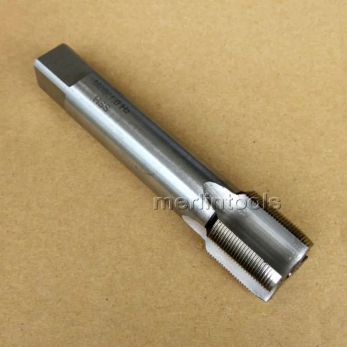 M26 x 0 75 1 25 5 2 3 Метрический метчик из быстрорежущей стали Правосторонний