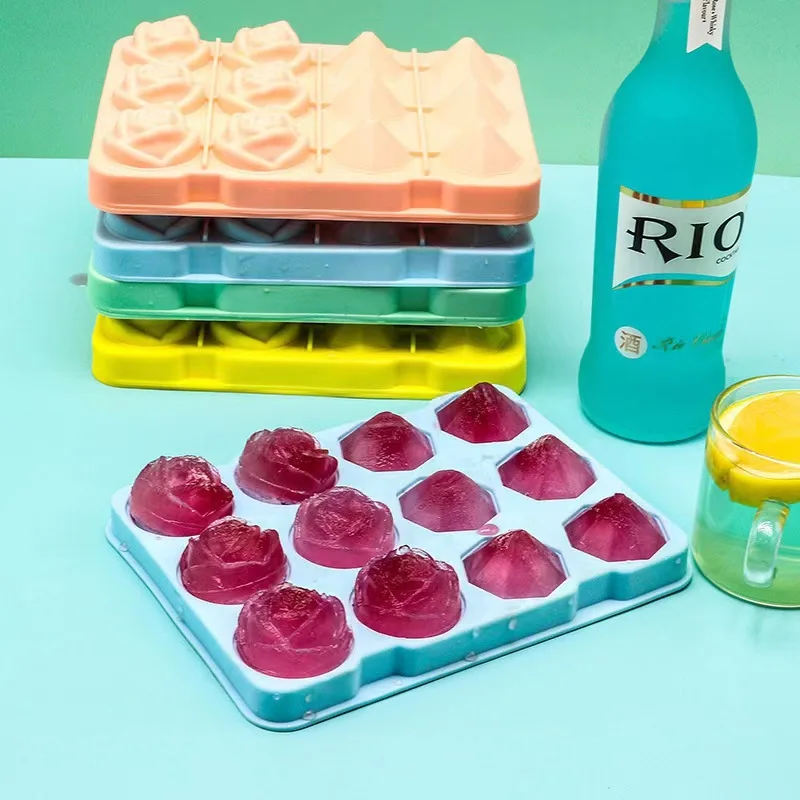 

12 Grid Ice Cube Trays Rose Diamond Shape Ice Reusable Silicone Ice Cube Mold BPA Free Ice Maker With Removable Lids