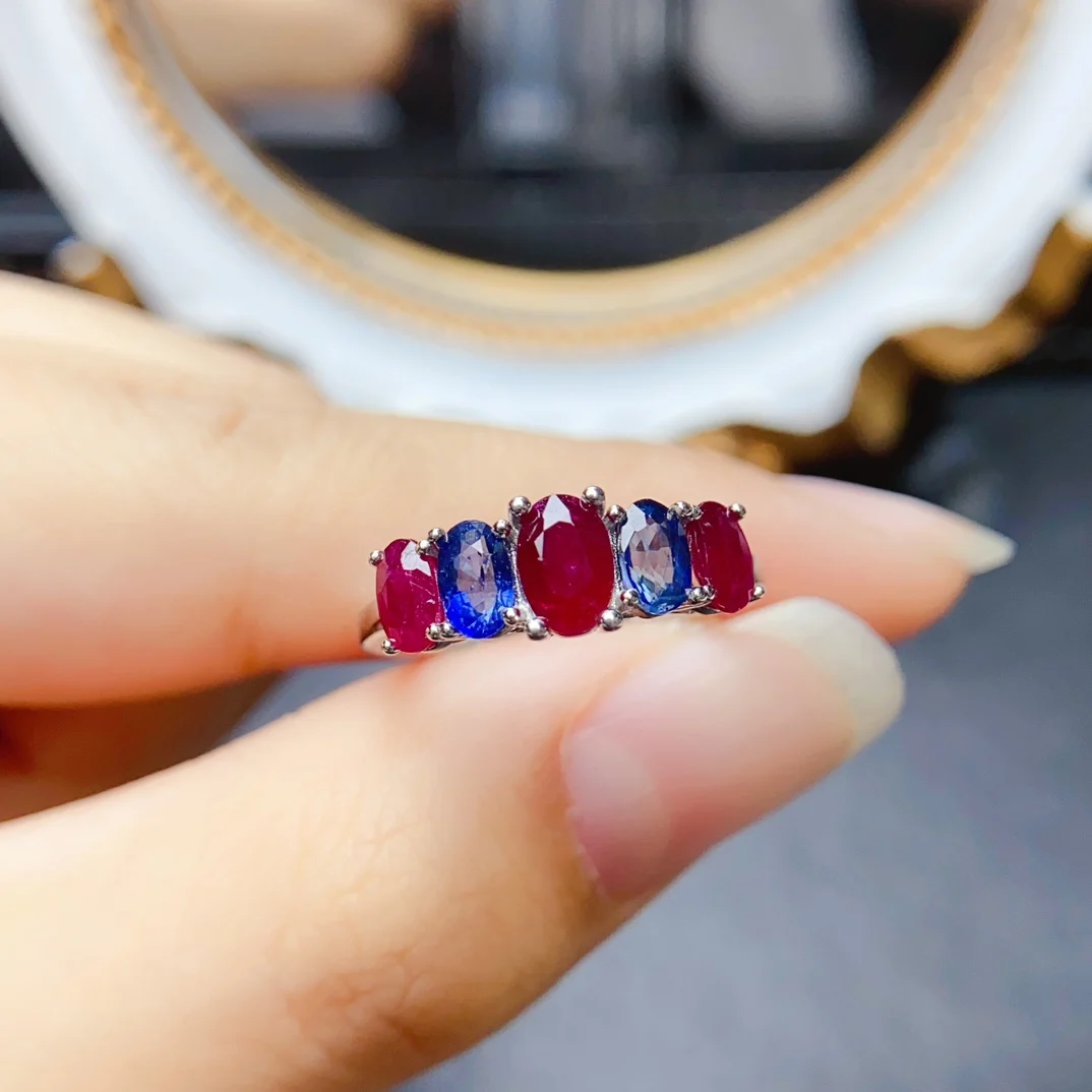 Женское кольцо из серебра 925 пробы с натуральным сапфиром 4 Х6 мм