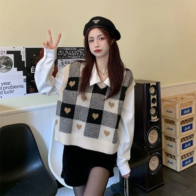 Cute Checkered Sweater Vests Women Sweet V-neck Female Ulzzang Heart-knitted Sleeveless Sweaters Tricot Jumpers Retro Students images - 6
