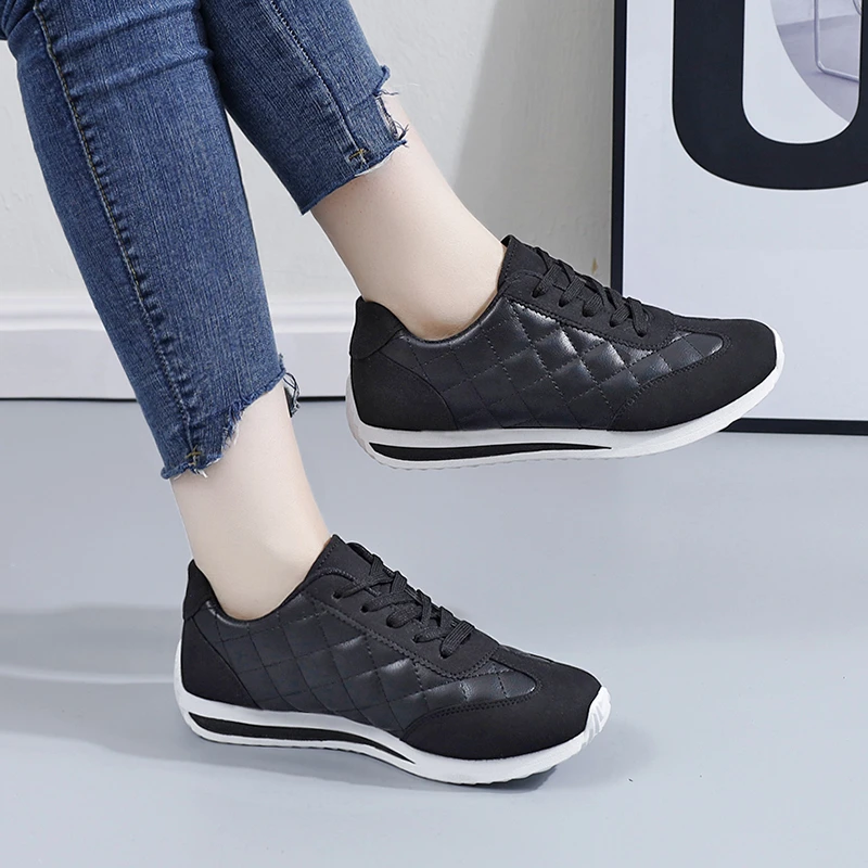 Женские кроссовки на шнуровке модная повседневная обувь для бега с круглым