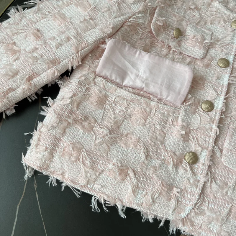 Рисунок 5 - Женская твидовая куртка с длинным рукавом