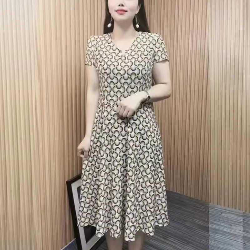 

BL26 Middle aged Female Mother's New Noble Dress Fashionable Summer Middle Age Style Chiffon Skirt