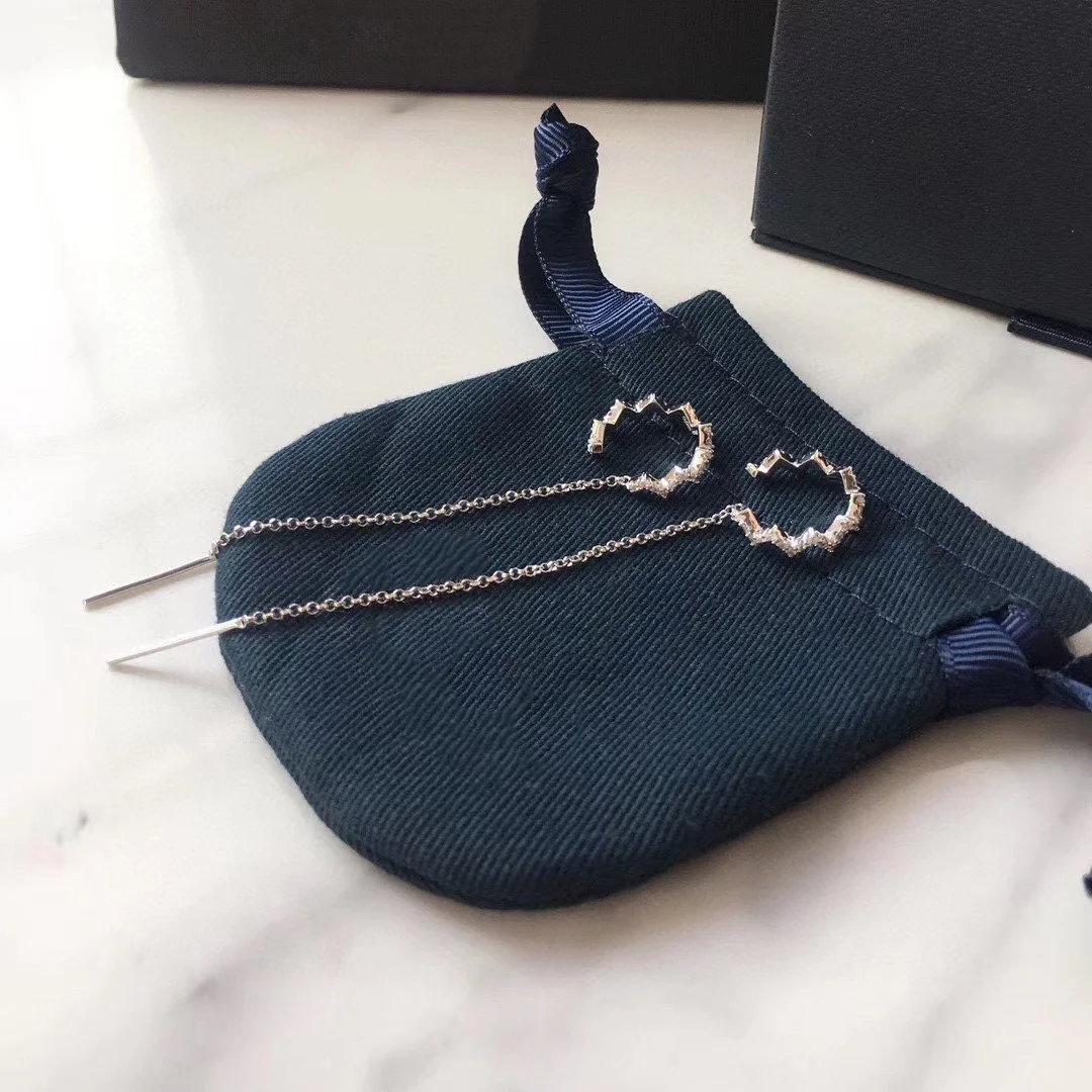 

NEW IN Brand Z-shaped Chain Earrings Wavy Circle Earrings Variety Of Ways To Wear Super Design Sense All-match Fashion Ear Studs