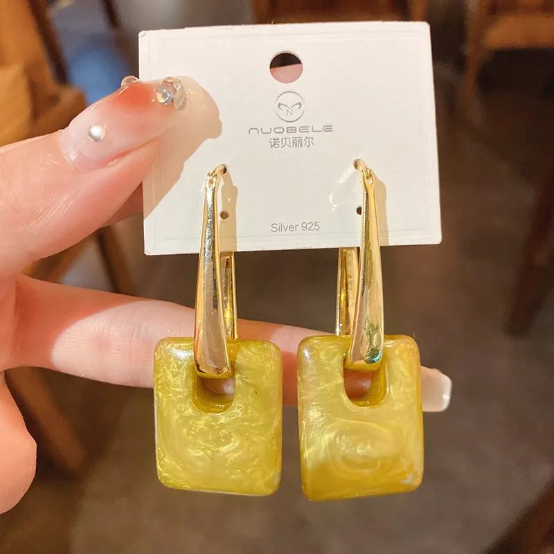 

Trendnet Red Ins Handbag Square Earrings Korean Version Dongdaemun Retro Fashion Simple Design