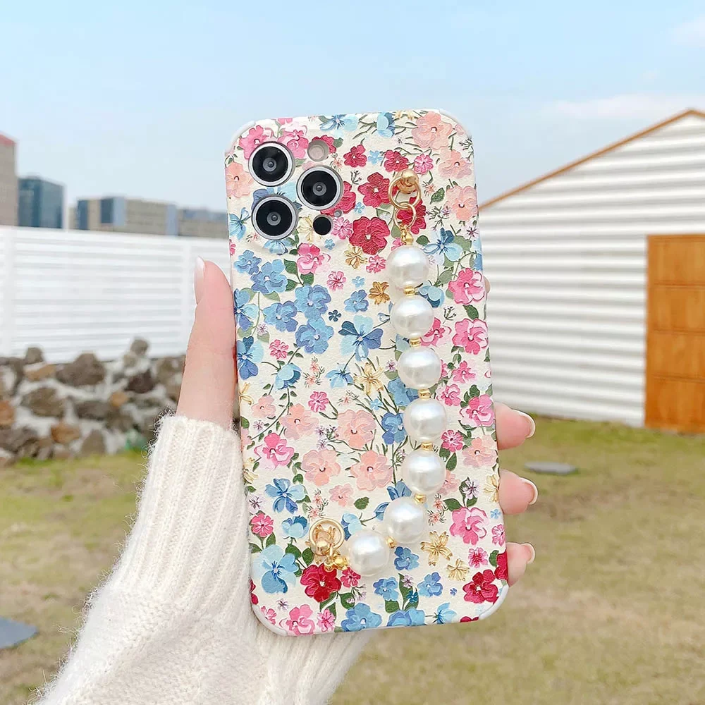 

Retro Leather Flowers Bracelet case for iphone 13 12 Pro Max 11 Pro XR X XS 7 8 plus SE 2020 Pearl wrist chain soft Cover funda