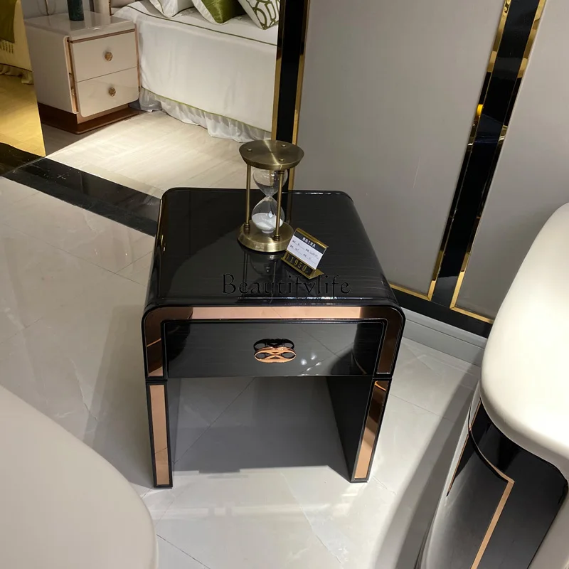 Итальянский уголок из массива дерева несколько углов светлый роскошный