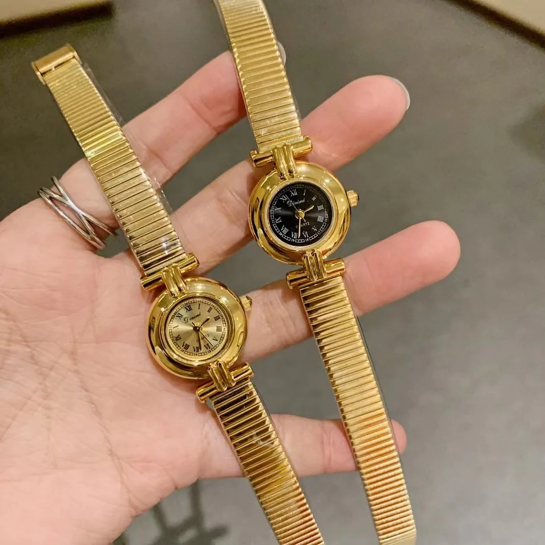 Старомодные золотые идеальные круглые женские антикварные часы летнее платье