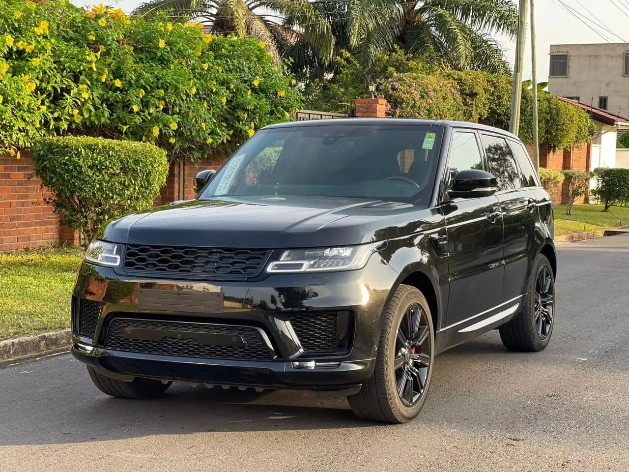 Фото Премиальный обвес для Range Rover Sport L494 2014 года, обновление до версии 2018-2020 SVR, прямая установка, прочный, спортивный дизайн. №3