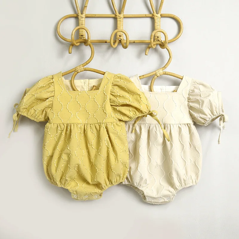 

2022 Новое поступление; Летнее боди для новорожденных девочек; Объемный однотонный милый комбинезон в полоску; Хлопковая одежда для маленьки...