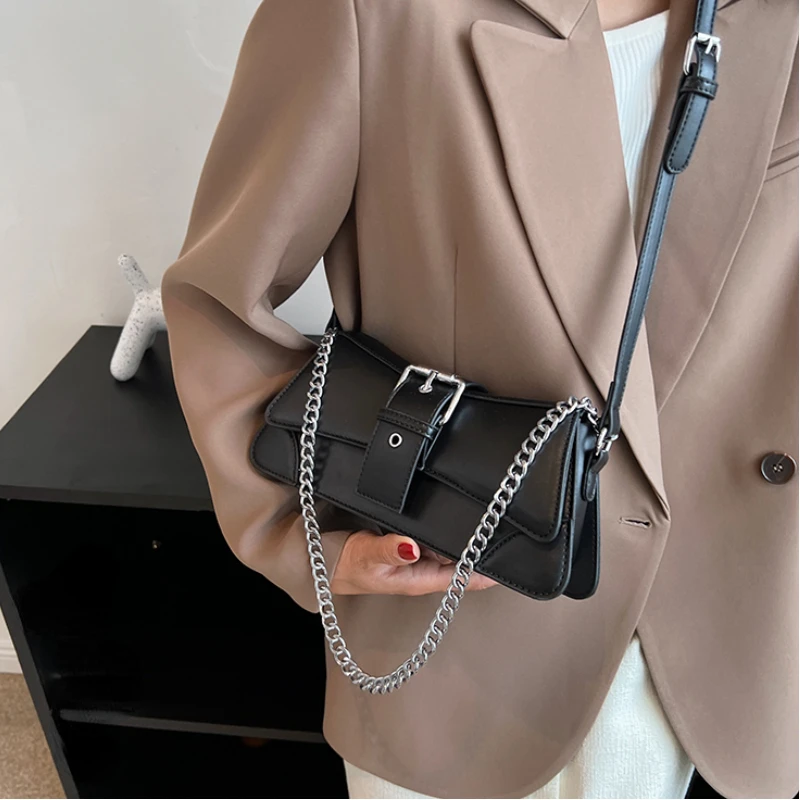 

New Vintage Leather Clutch Bag Luxury 2022 Fashion Beach Shoulder Hangbag Retro Cross Body Baguette Bags Evening Solid Color