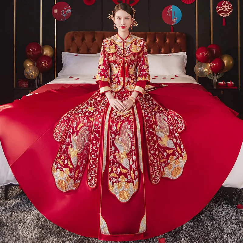 Vintage Oriental Gold Embroidery Rhinestones Marriage Suit Chinese Traditional Wedding Cheongsam Bride Bridegroom Qipao Dress