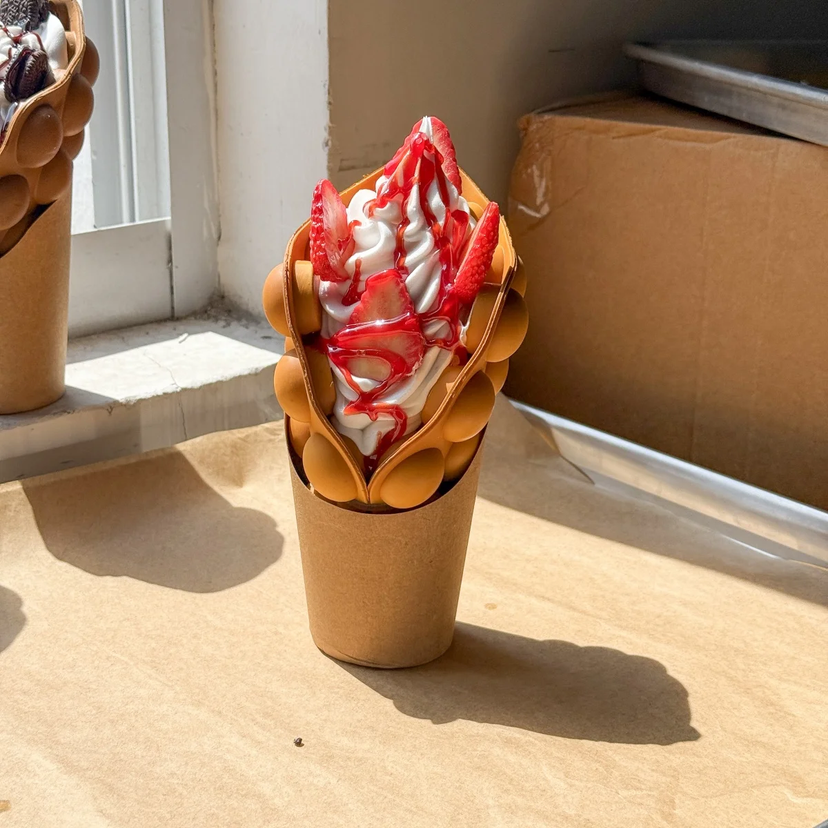 

Искусственное мороженое, фрукты, шоколад, яйцо, вафли - набор