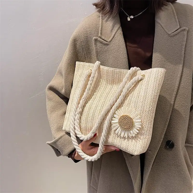 

MBTI Large Capacity Straw Tote Ladies 2022 Summer Fashion Versatile Thick Rope Shoulder Bag for Women Daisy Beach Bag