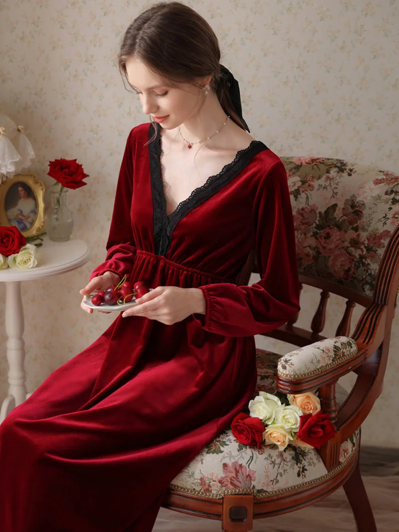 Women Autumn Winter Sexy Velvet Long Princess Nightdress Backless Velour Robe Courtly Style Vintage Nightgown Sleepwear Nightie