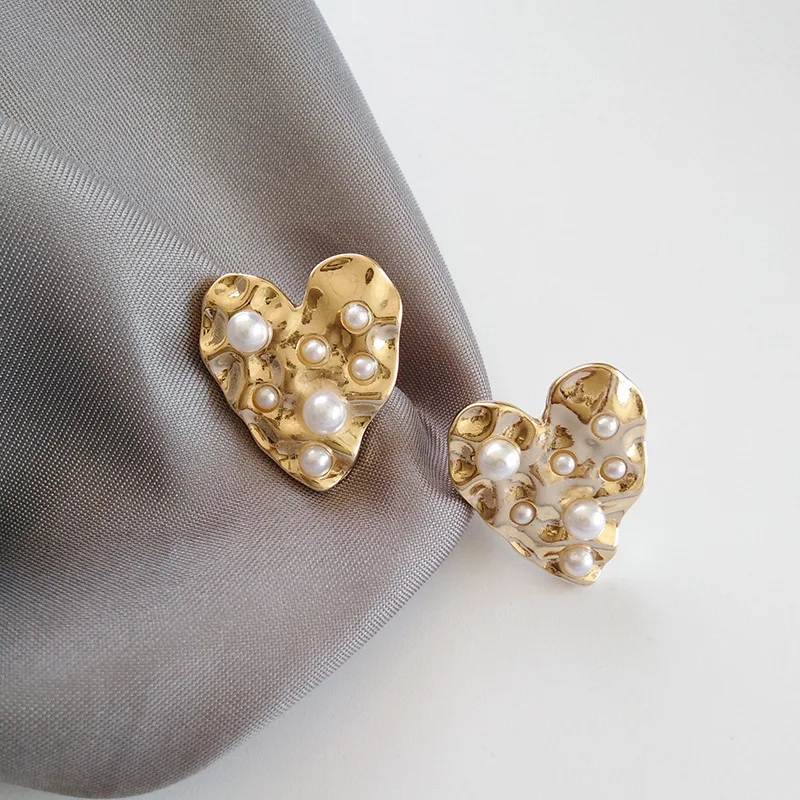 Металлические серьги-гвоздики в форме сердца