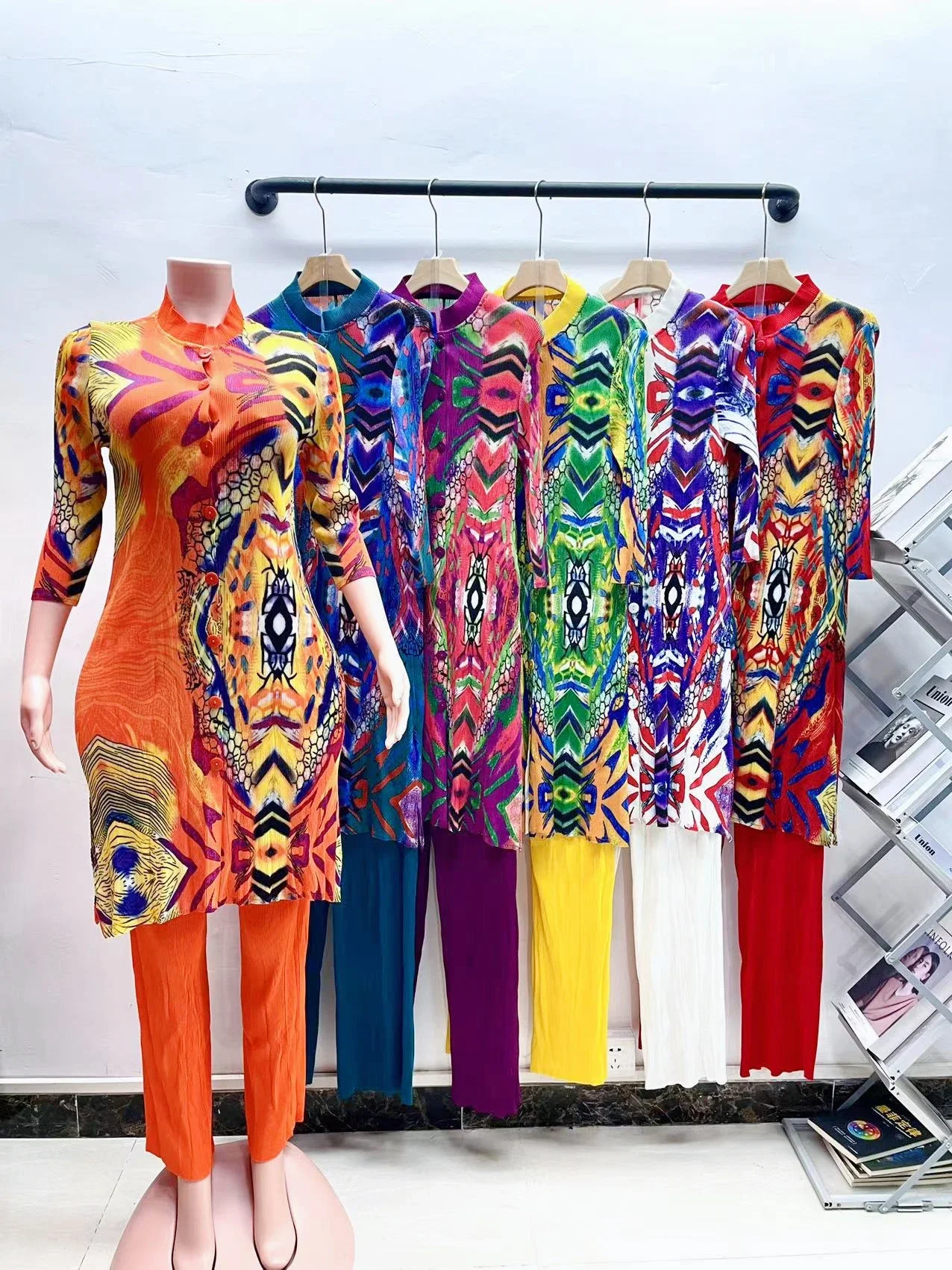 Miyake плиссированный кардиган с принтом длинный топ воротником-стойкой +