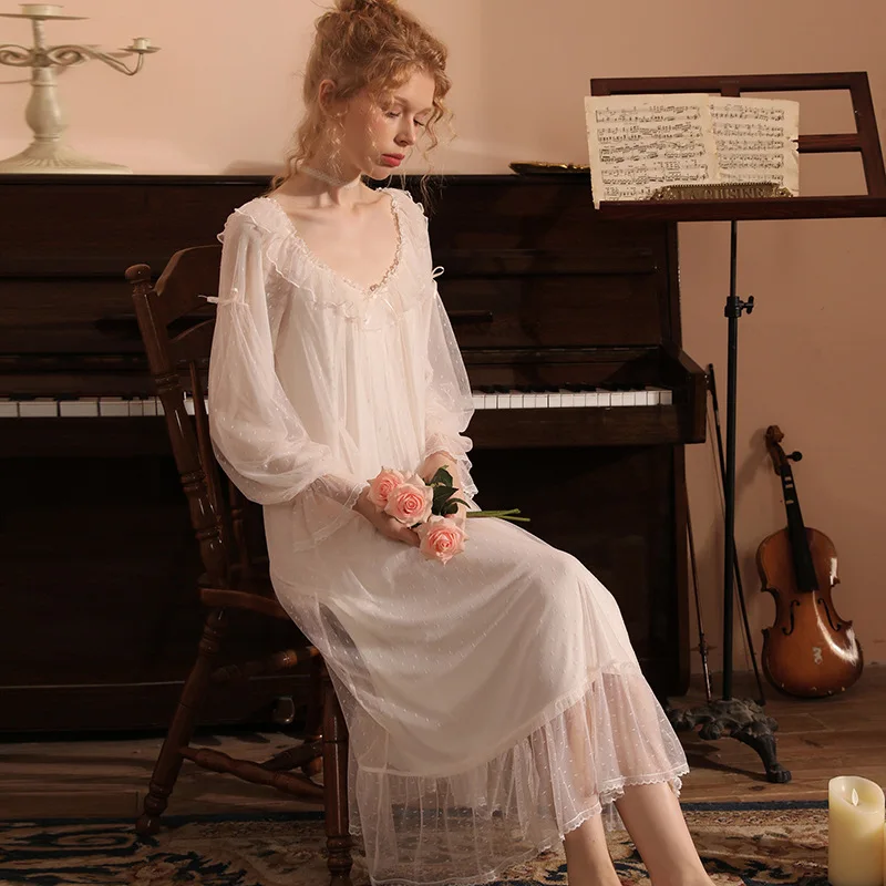 Women's Noble Elegant Polka Dot Mesh Round Neck Loose Fitting Gauze Stitching Lounge Nightgowns Sleepshirts Sleepwear