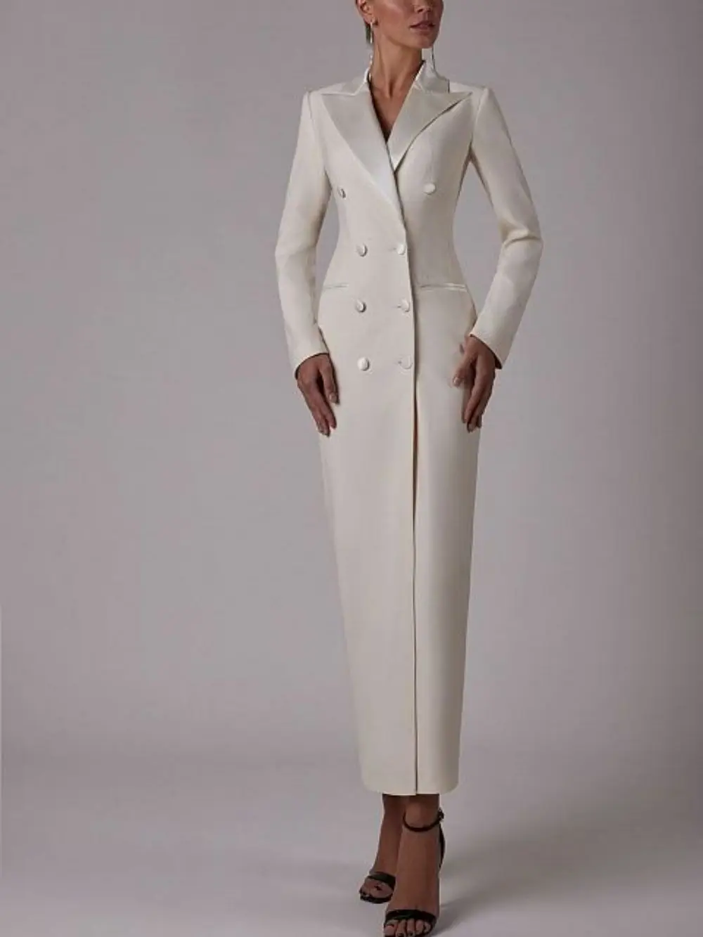 Рисунок 3 - Ярко-розовый осенне-зимний двубортный