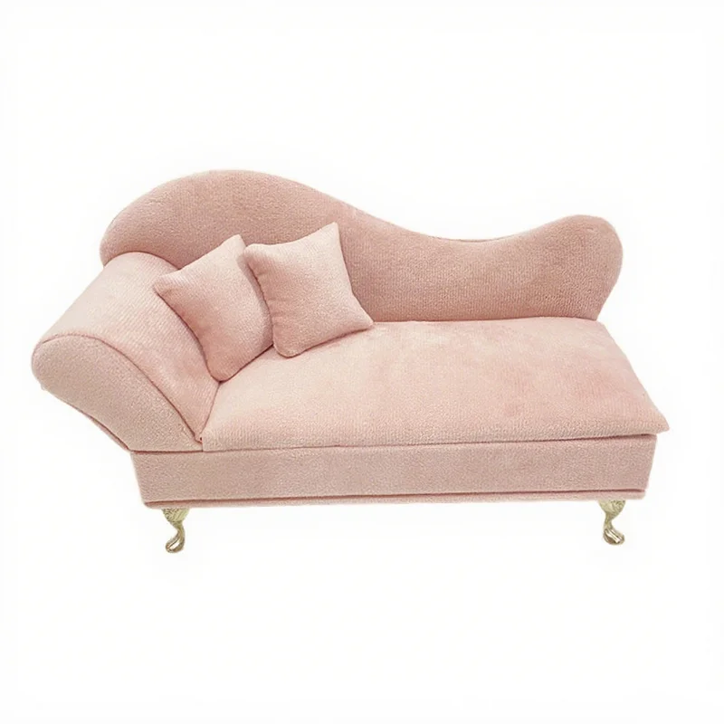 

Бархатный розовый диванчик для украшений