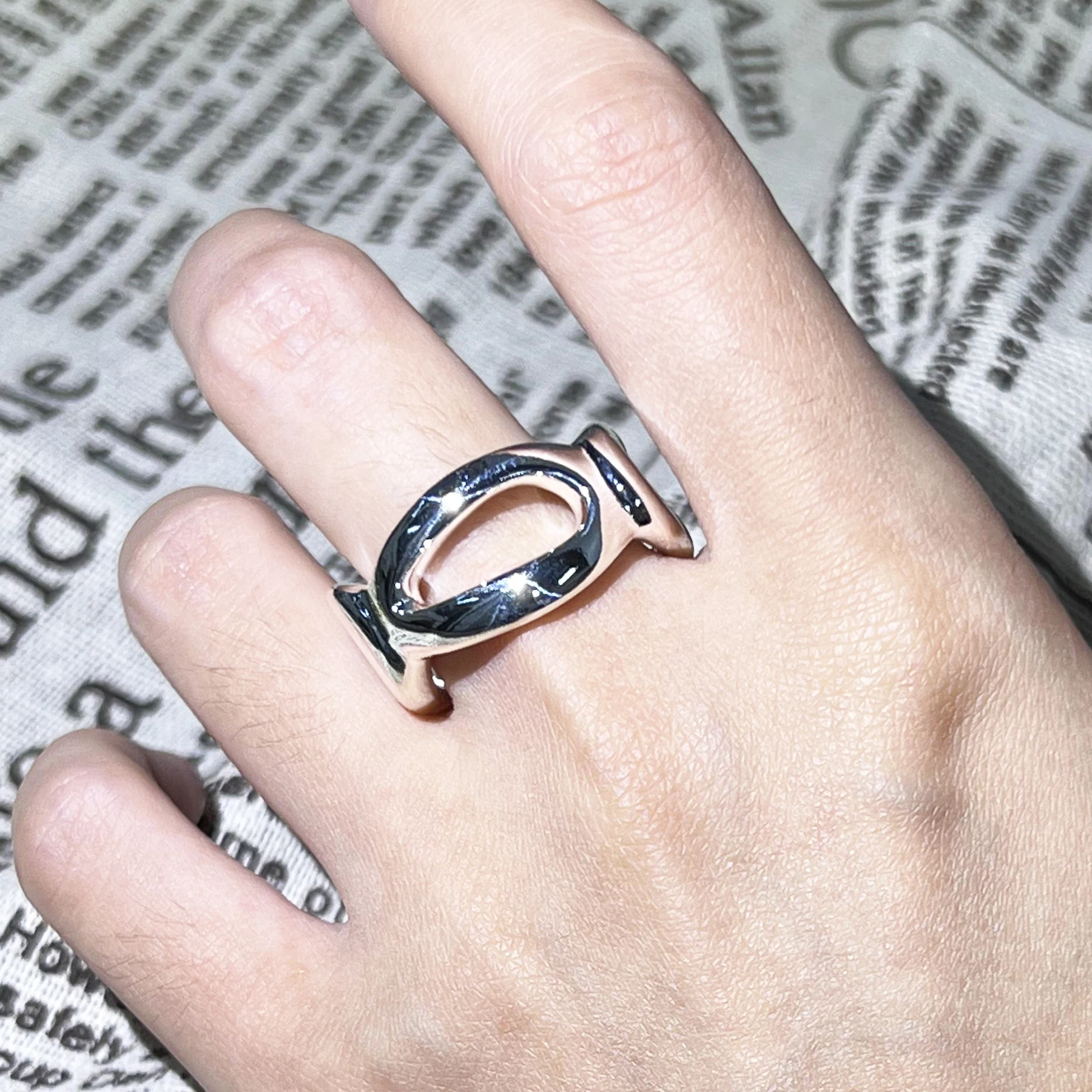 

2022 New Fit UNO DE 50 Fashion Plated 925 Silver Color Unique Style Trend GoId Color Ring Niche Jewelry Gift