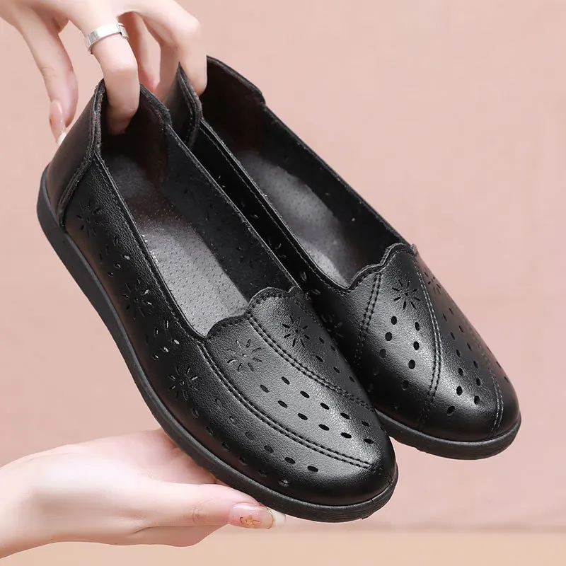 Leisure Women Flats 2023 Summer New Hollow Leather Flat Shoes Comfortable Ladies Loafers Breathable Female Walking Shoes Loafers
